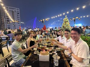 Tất niên công ty 2025